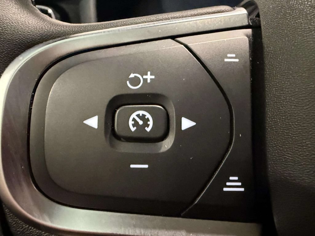 Used 2025 Volvo S60 B5 Core FWD image 44