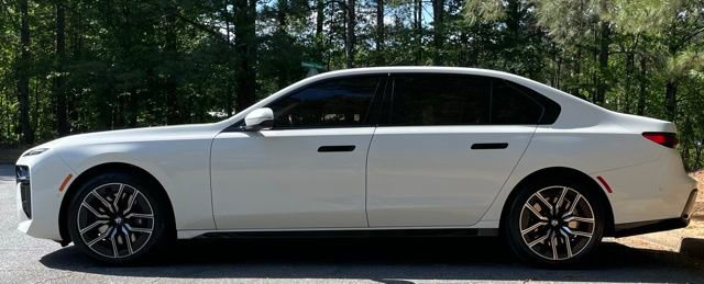Used 2023 BMW 740i w/ Parking Assistance Package RWD image 4