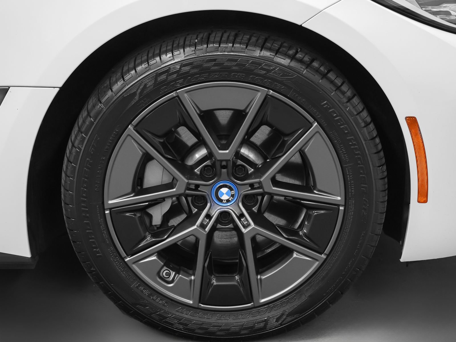 Used 2023 BMW i4 eDrive40 w/ Premium Package image 17