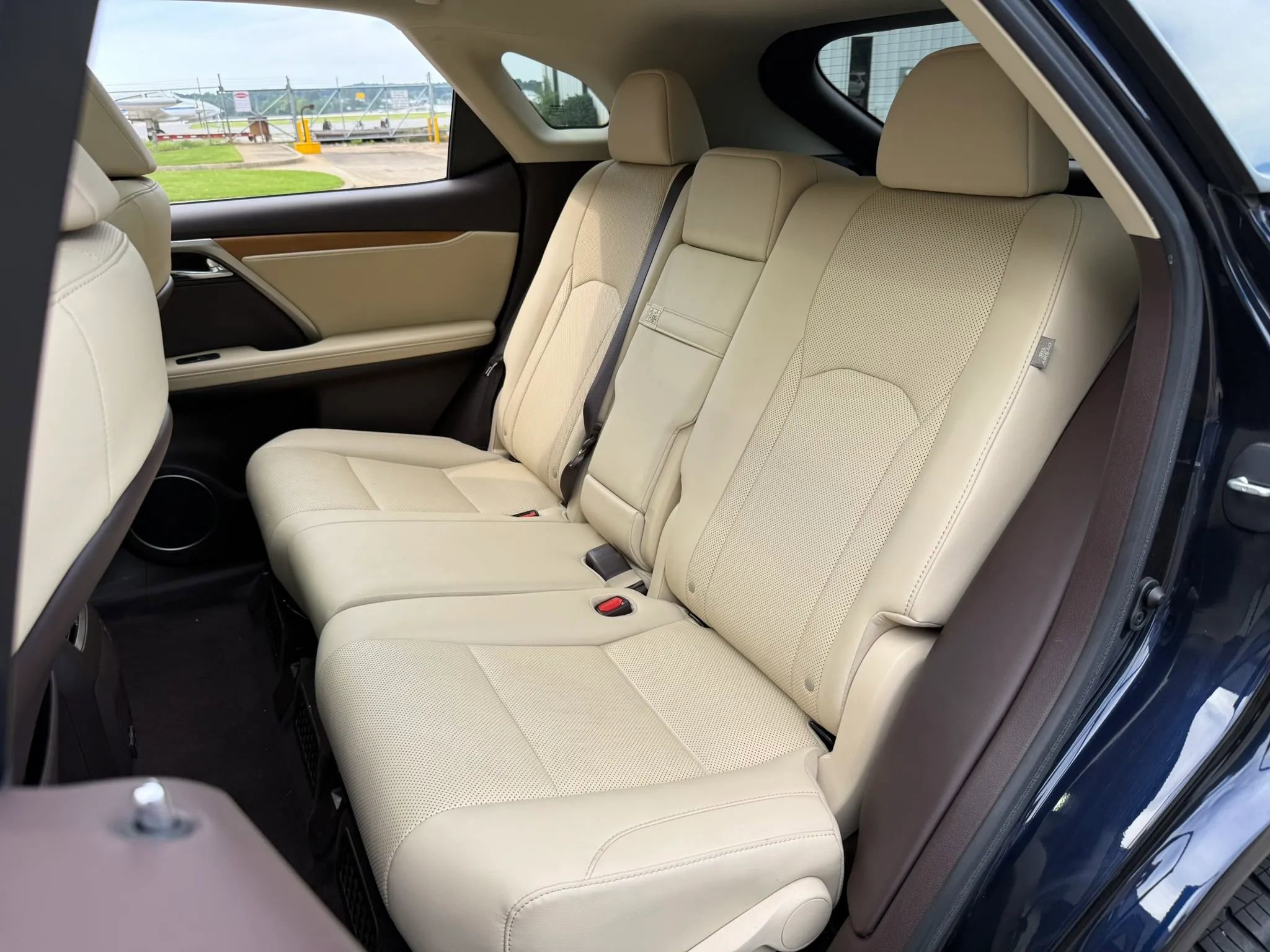 Used 2020 Lexus RX 450h AWD w/ Premium Package image 32