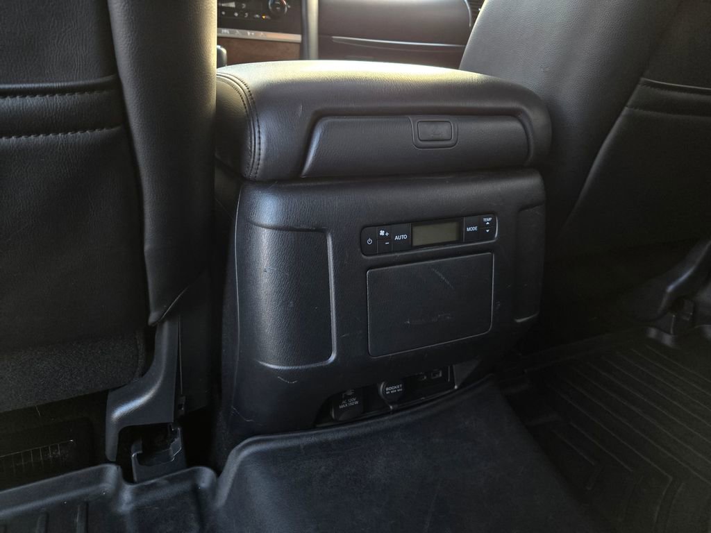 Used 2022 Nissan Armada SL w/ Captain's Chairs Package image 30