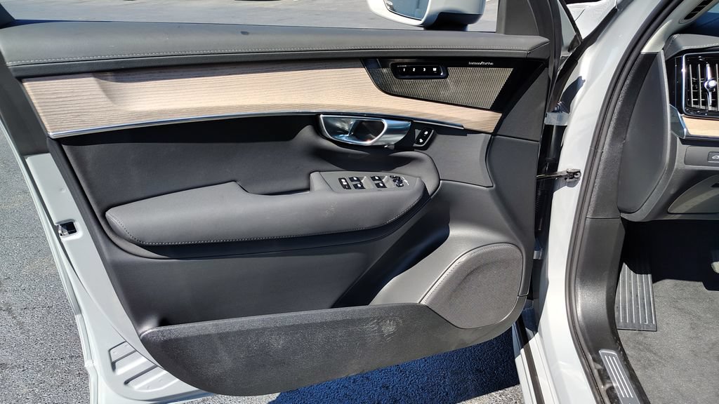 New 2026 Volvo XC90 B6 Plus w/ Protection Package AWD/4WD image 8