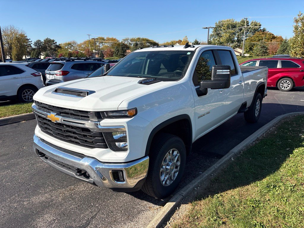 Used 2024 Chevrolet Silverado 3500 LT w/ Convenience Package AWD/4WD image 2