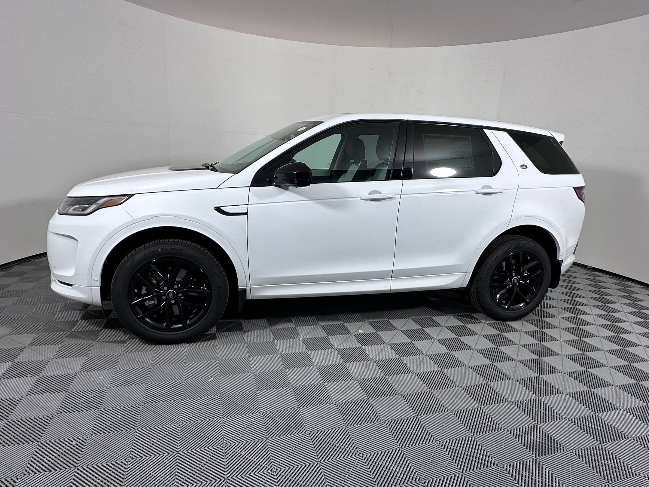 Used 2025 Land Rover Discovery Sport S AWD/4WD image 2
