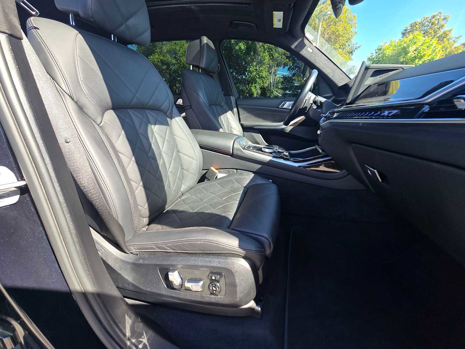 Used 2023 BMW X7 xDrive40i w/ Executive Package AWD/4WD image 10