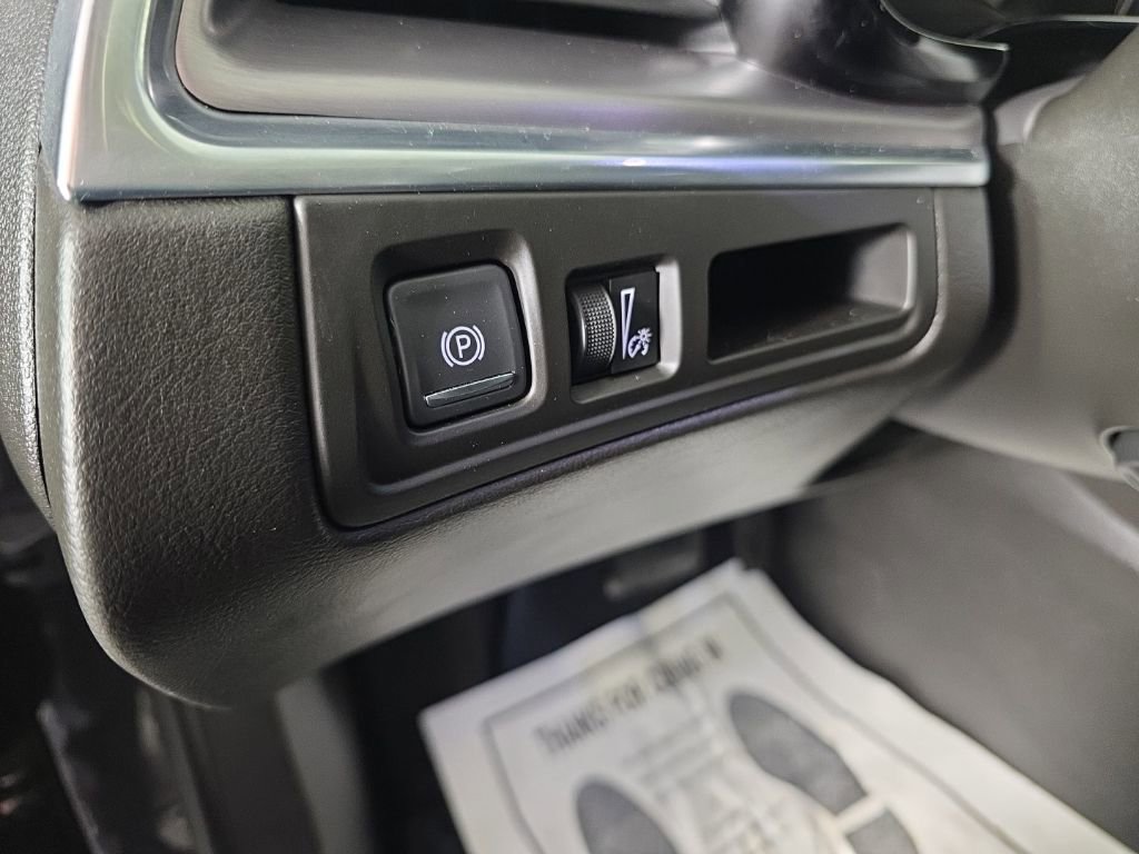 Used 2018 Cadillac XT5 Luxury w/ Driver Awareness Package AWD/4WD image 15