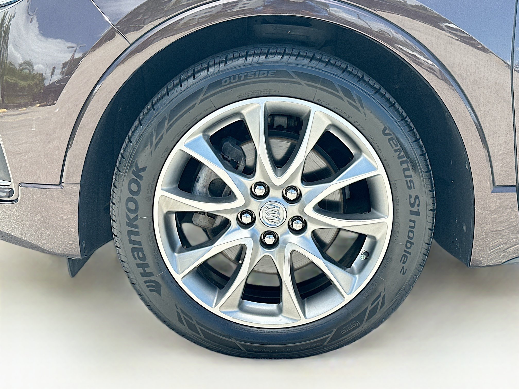 Used 2020 Buick Envision Essence w/ Experience Buick Package FWD image 31
