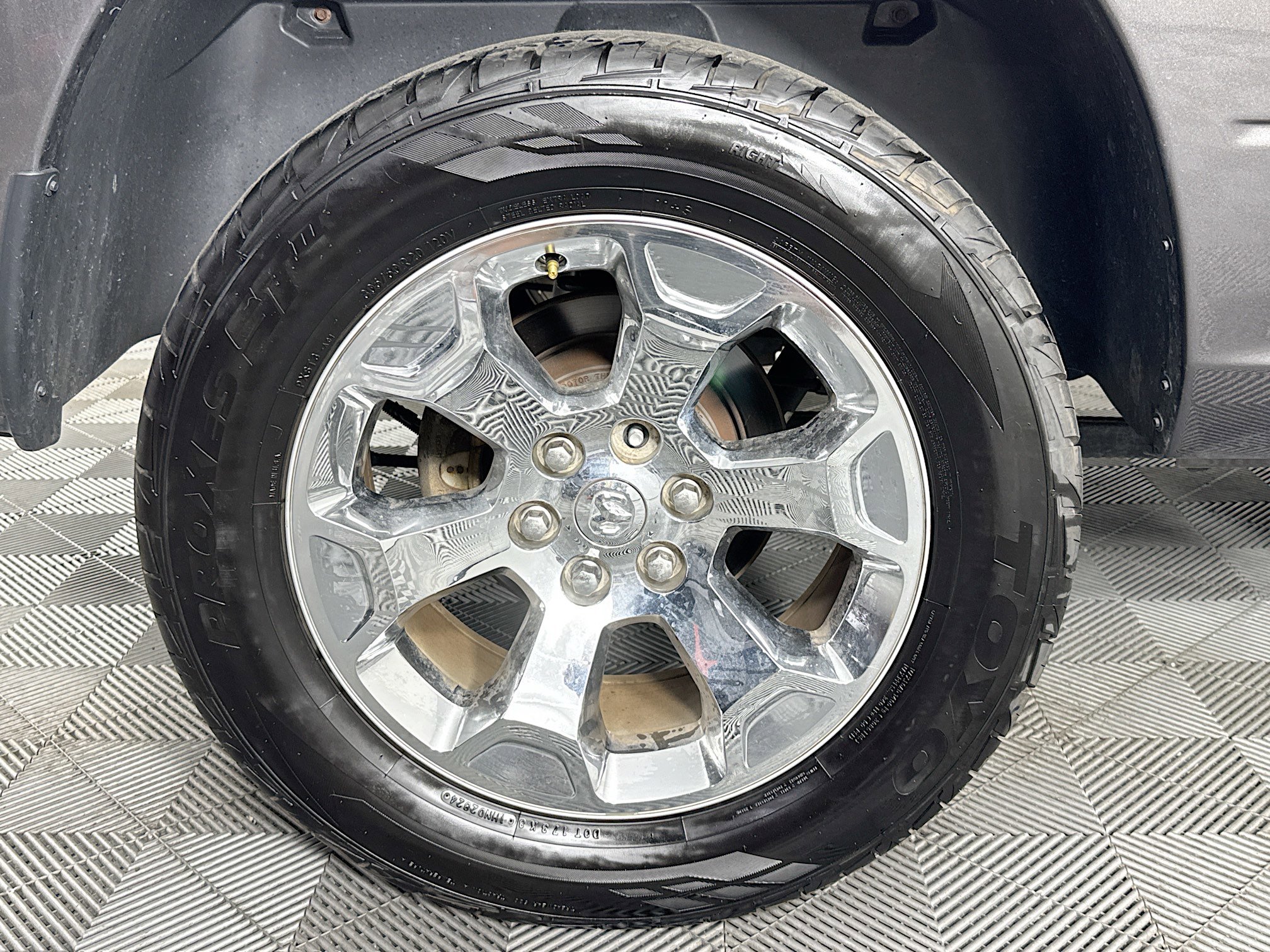 Used 2019 RAM 1500 Tradesman w/ Chrome Appearance Group RWD image 27