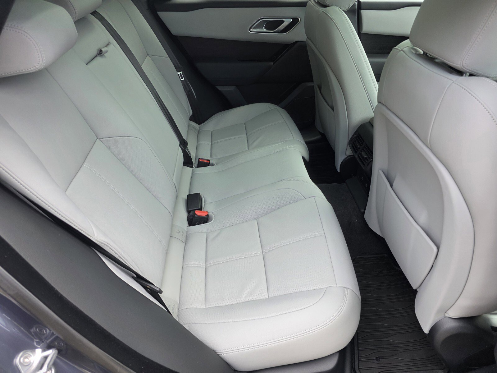 New 2026 Land Rover Range Rover Velar Dynamic SE image 5