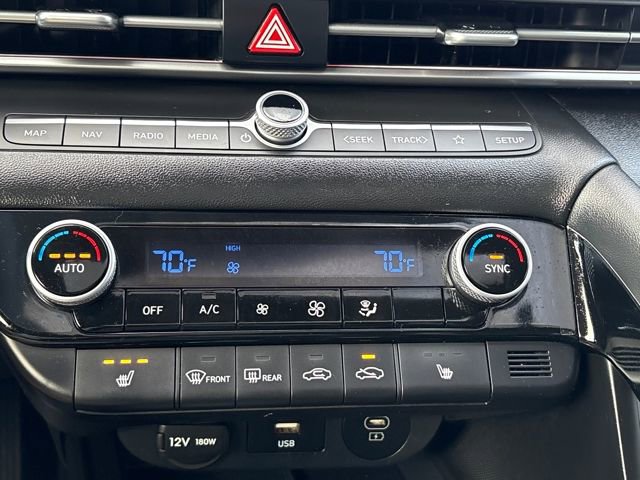 Used 2025 Hyundai Elantra Limited image 17