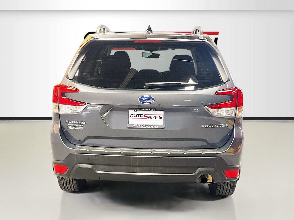 Used 2024 Subaru Forester Premium image 6