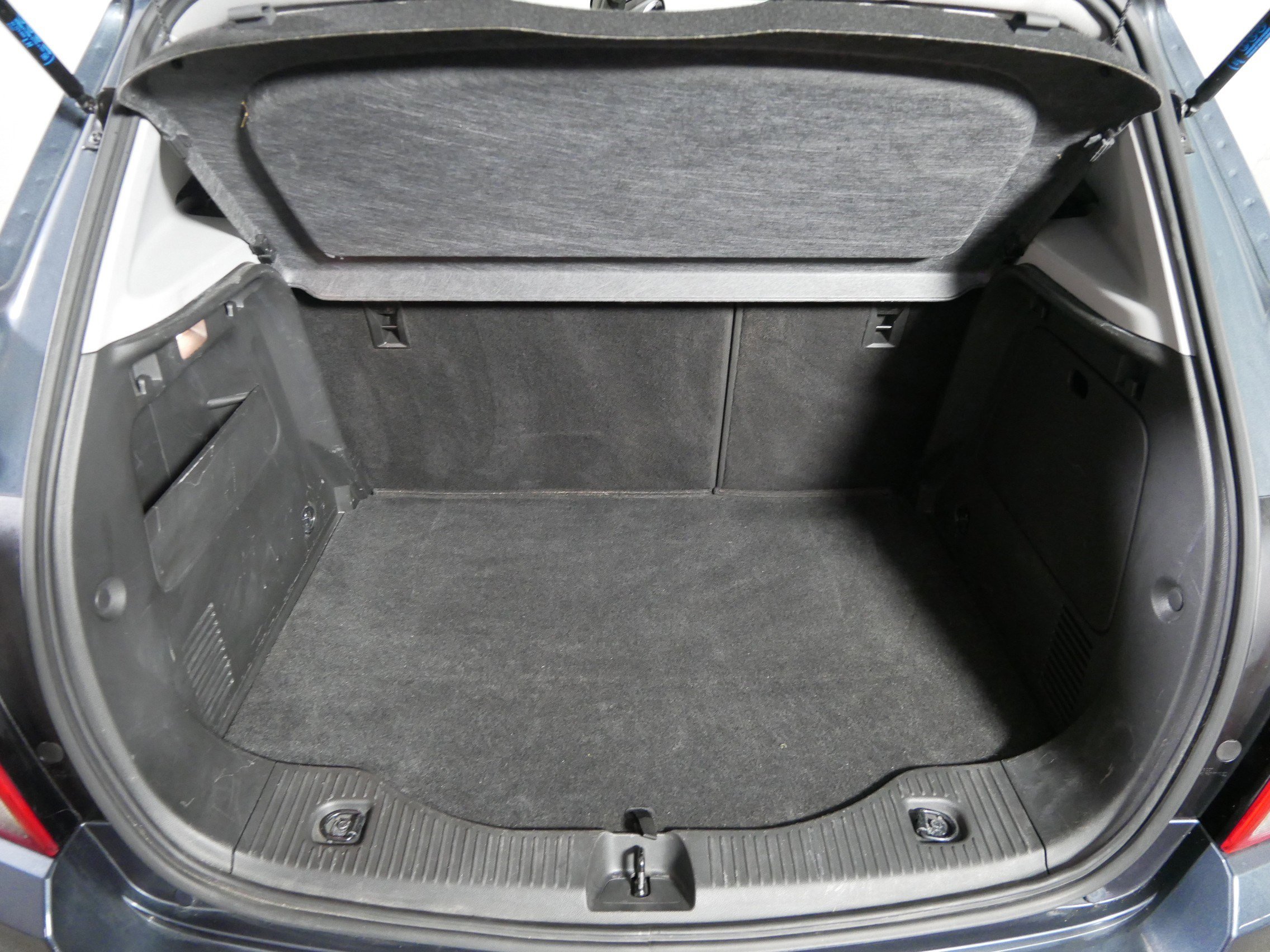 Used 2022 Chevrolet Trax LT w/ LT Convenience Package image 18