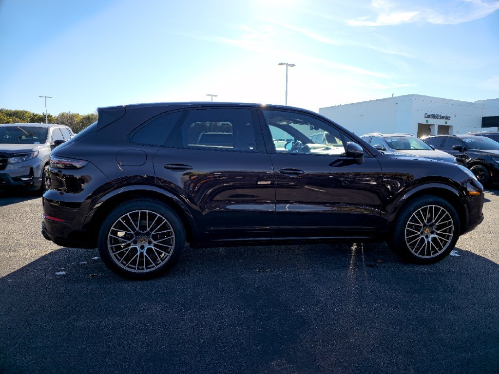 Used 2023 Porsche Cayenne Platinum Edition AWD/4WD image 6