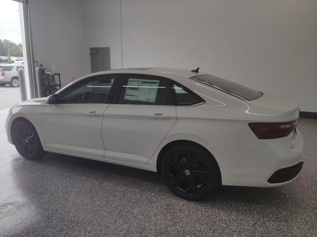 New 2026 Volkswagen Jetta SE image 6