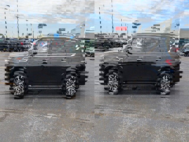 Used 2022 Nissan Armada SV w/ SV Appearance Package image 4