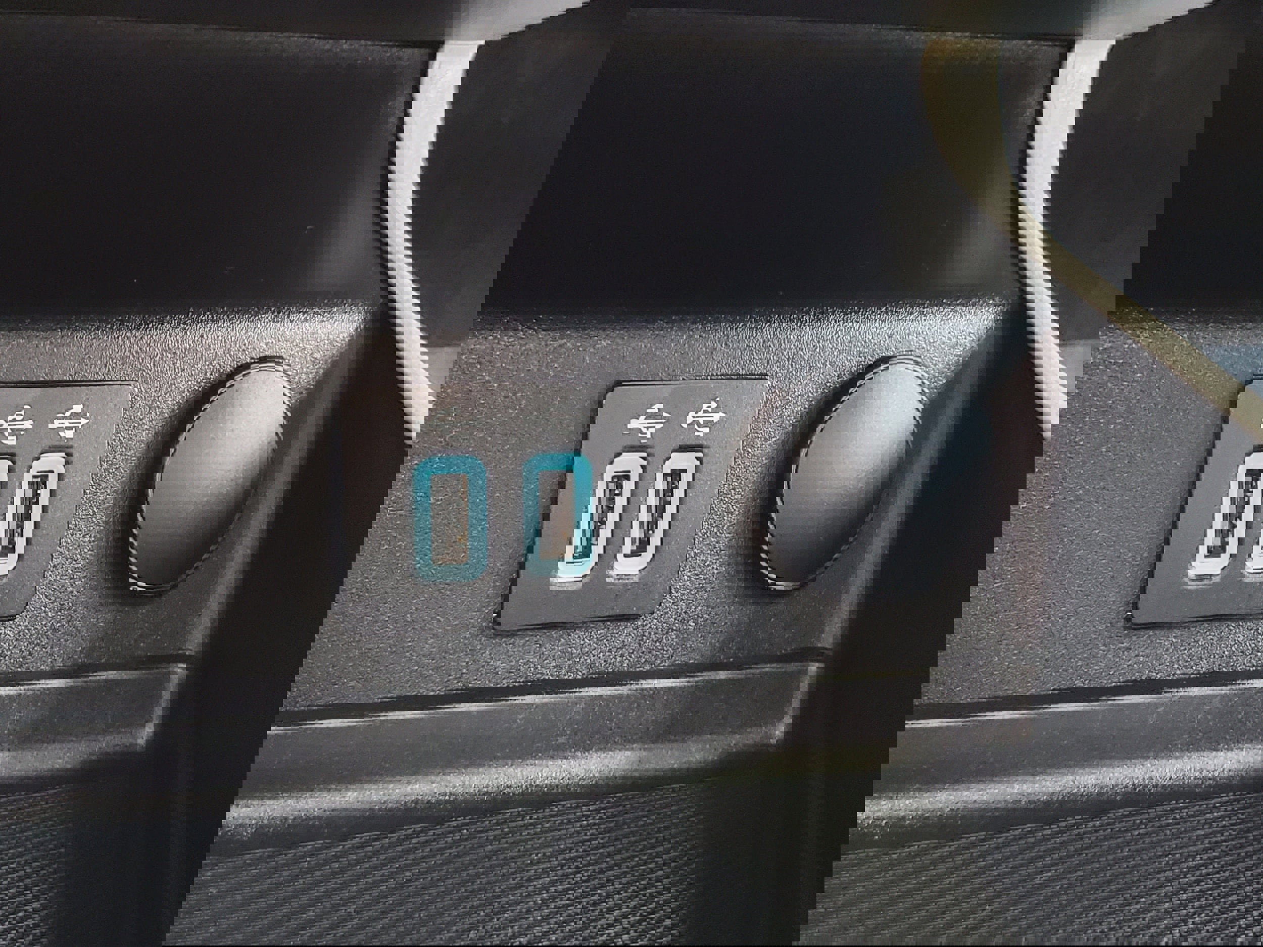 Used 2020 Ford Fusion SE image 26