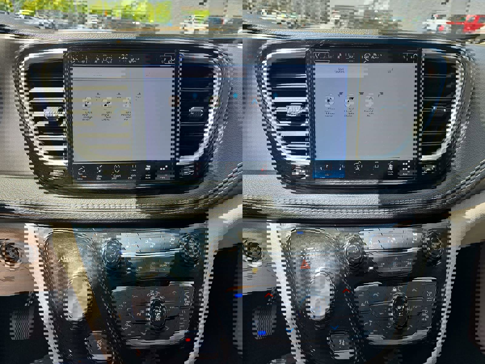 Used 2023 Chrysler Pacifica Touring-L FWD image 25