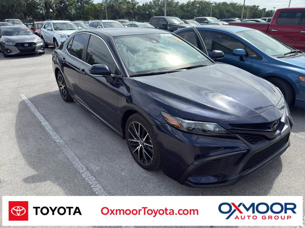 Used 2022 Toyota Camry SE w/ Convenience Package FWD image 1