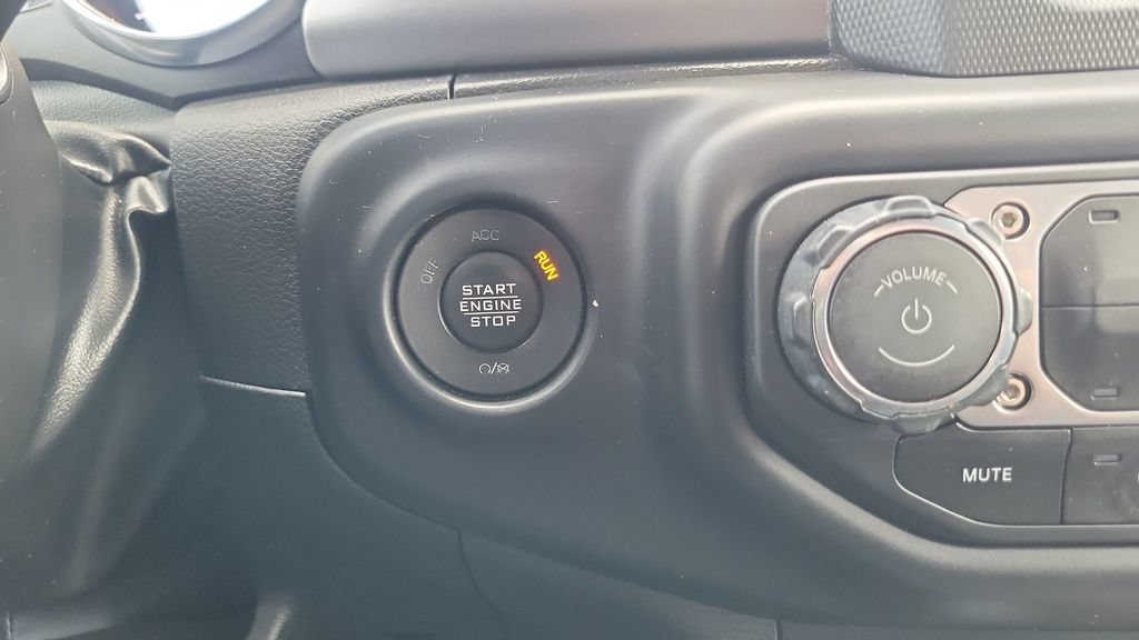 Used 2022 Jeep Gladiator Sport AWD/4WD image 23