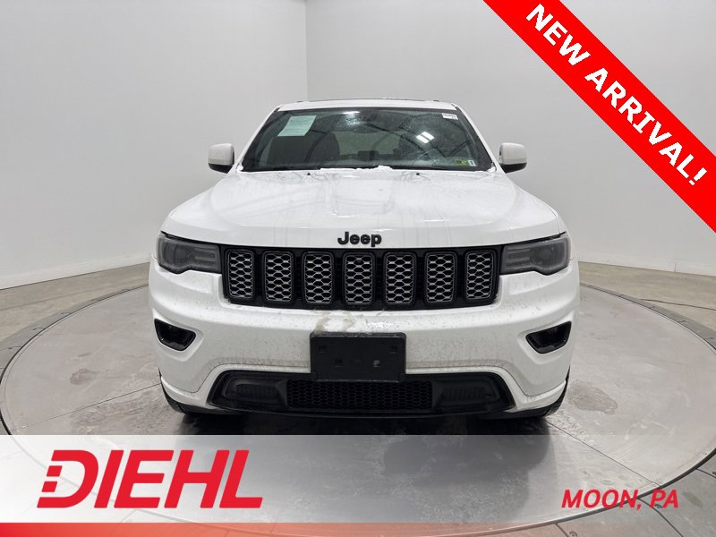 Used 2020 Jeep Grand Cherokee Altitude image 2