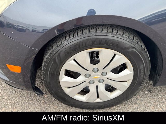 Used 2014 Chevrolet Cruze LS FWD image 11