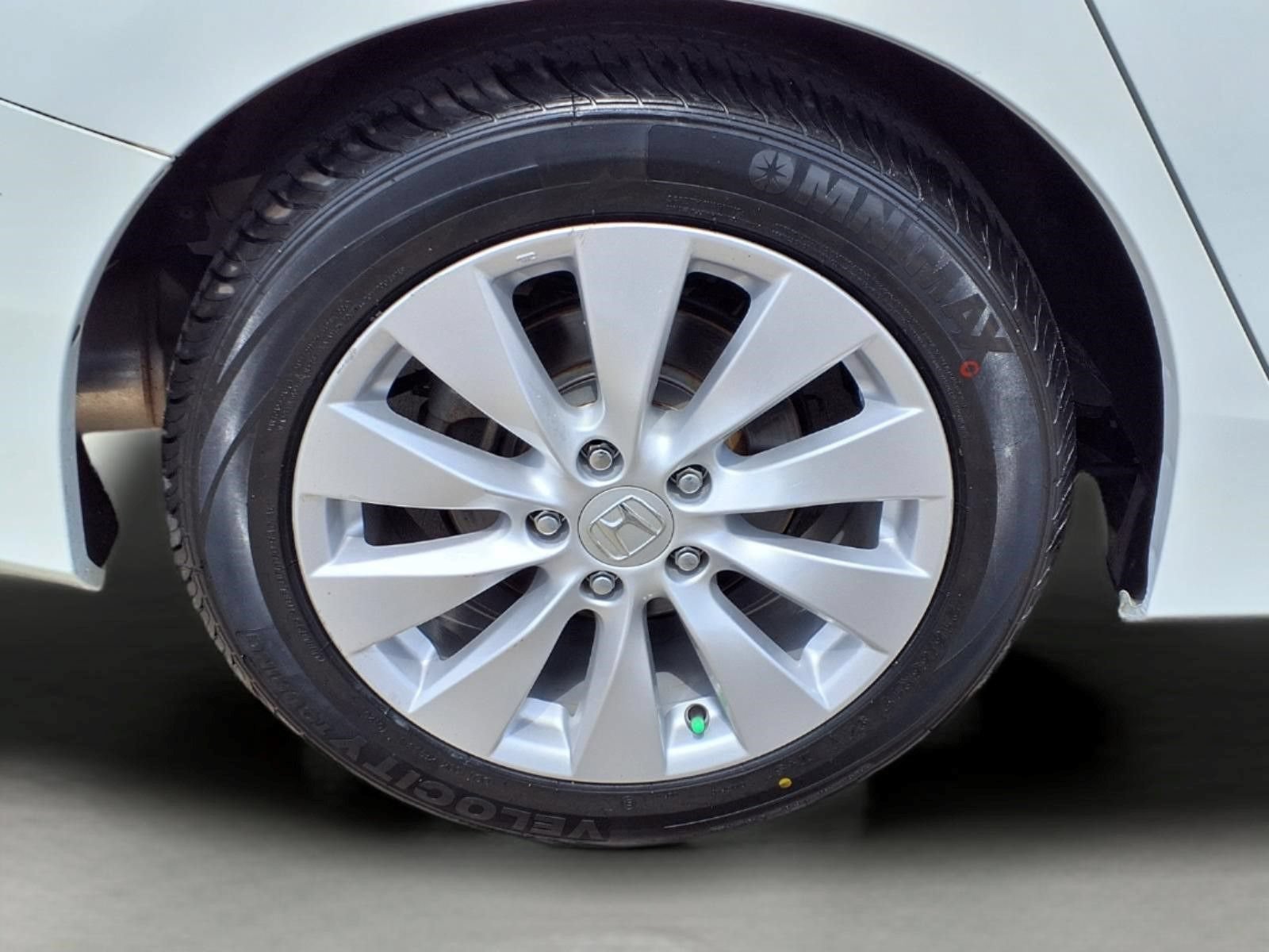 Used 2015 Honda Accord EX-L image 9