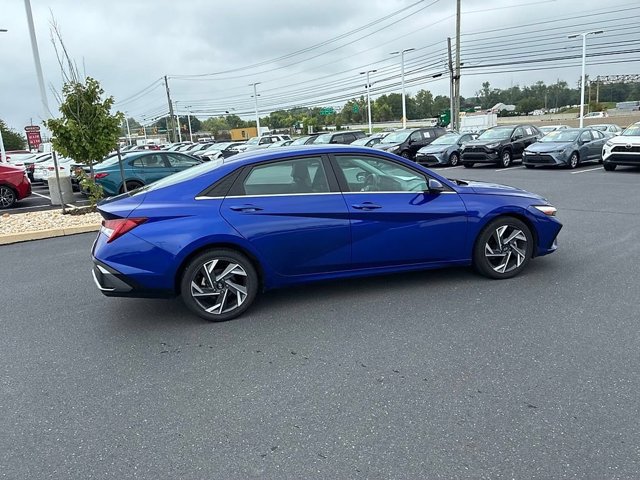 Used 2024 Hyundai Elantra Limited FWD image 7