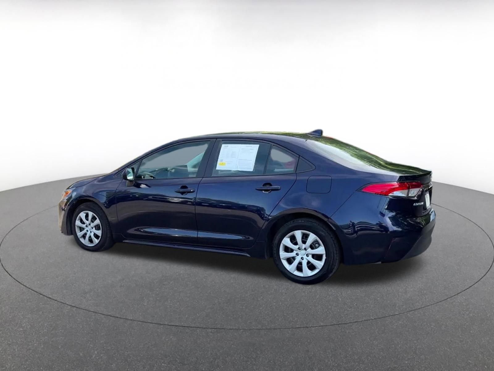 Used 2025 Toyota Corolla LE FWD image 10