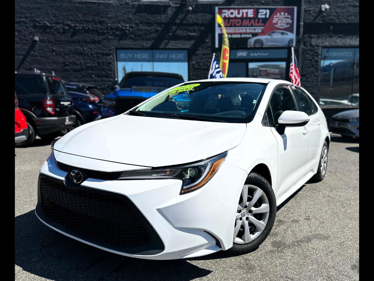 Used 2022 Toyota Corolla LE FWD image 1