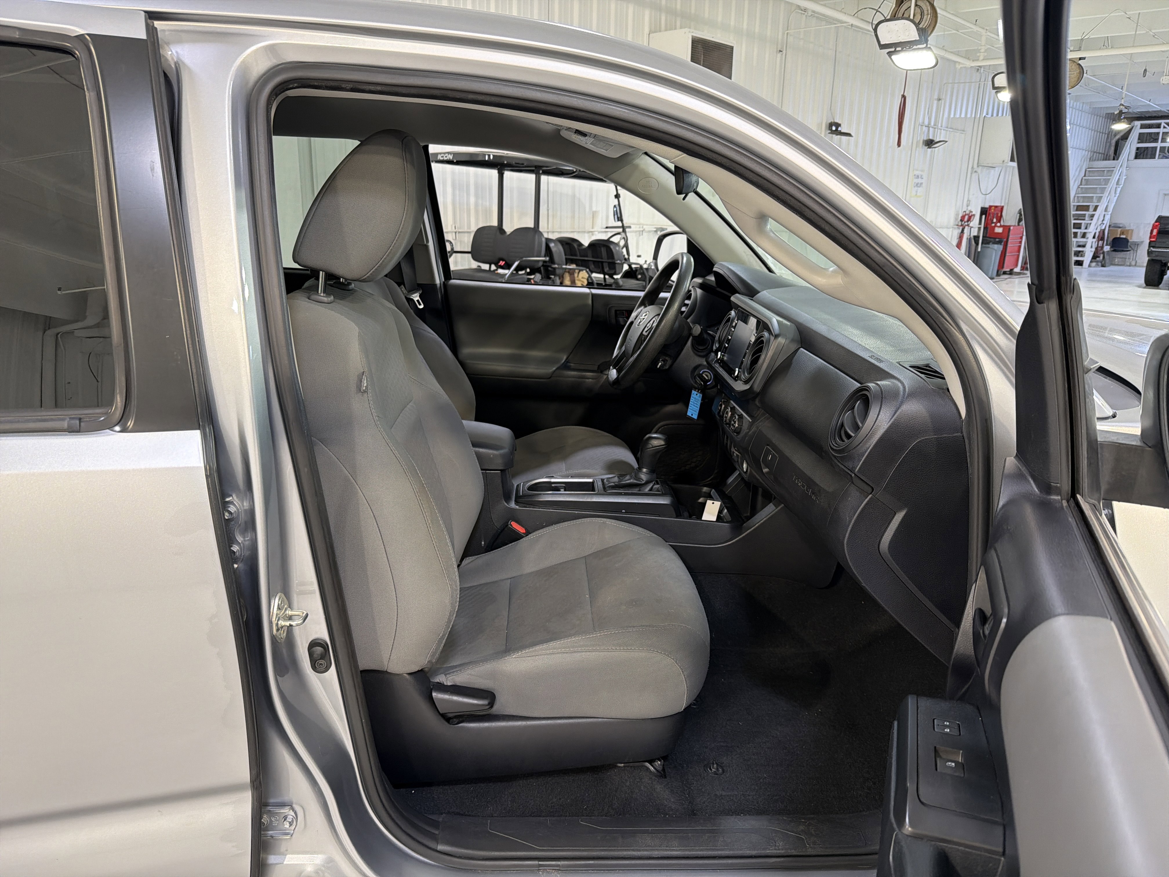 Used 2020 Toyota Tacoma SR w/ SR Convenience Package image 13