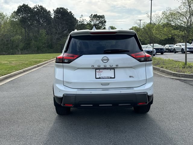 Certified 2025 Nissan Rogue SL w/ Tech Package FWD image 8