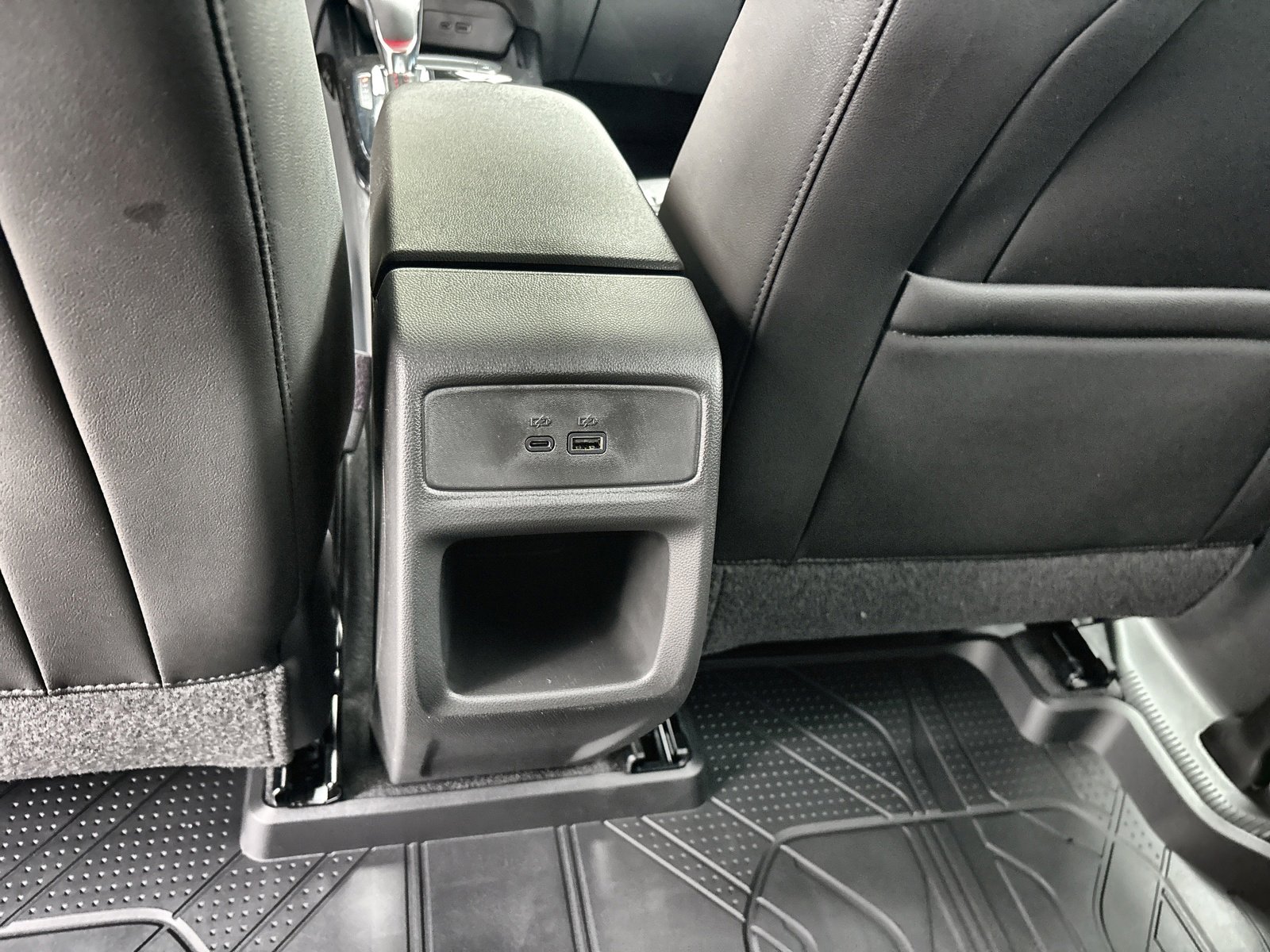 New 2026 Chevrolet Trax RS w/ Sunroof Package FWD image 31