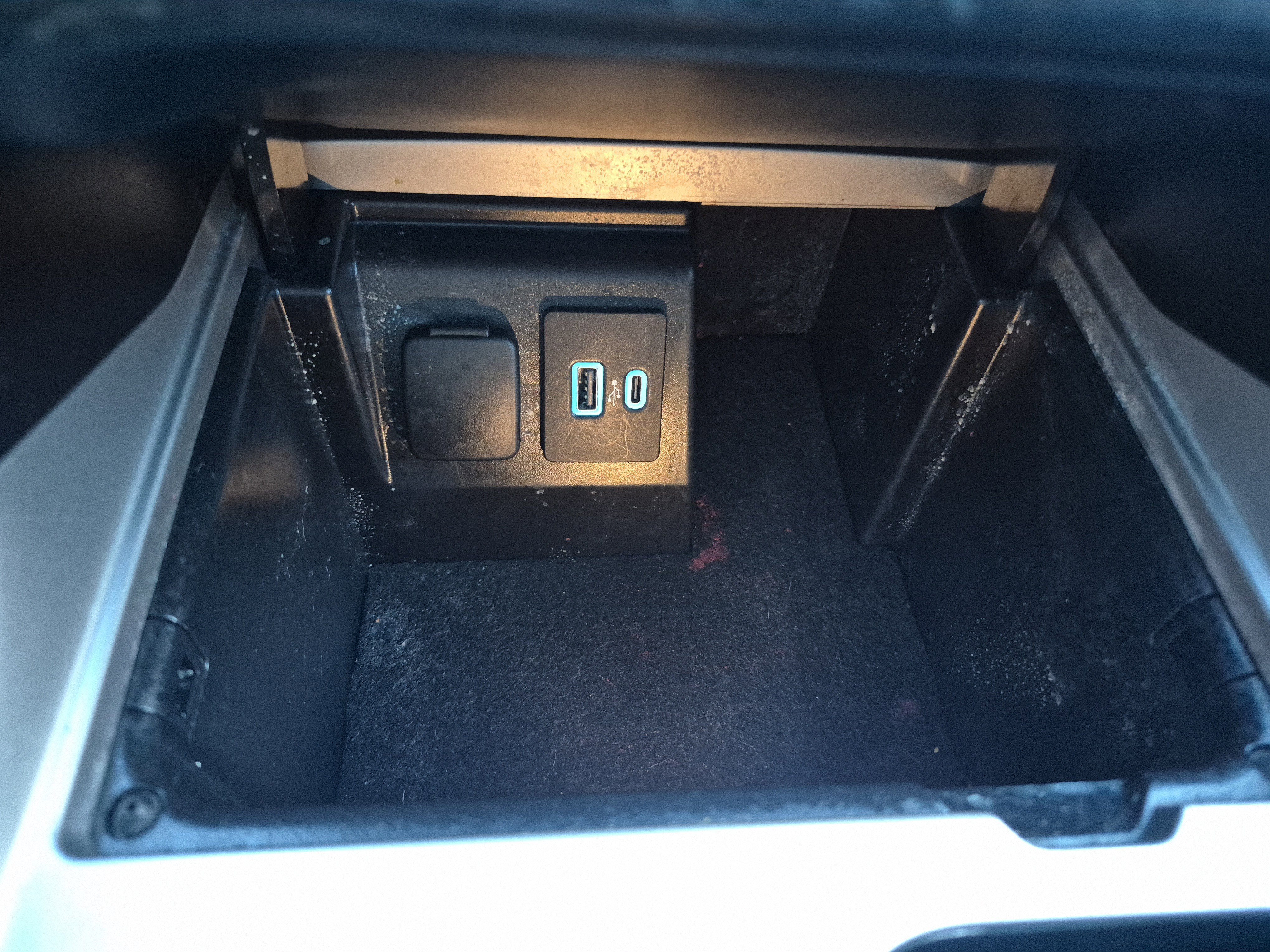Used 2024 Ford Explorer XLT image 29