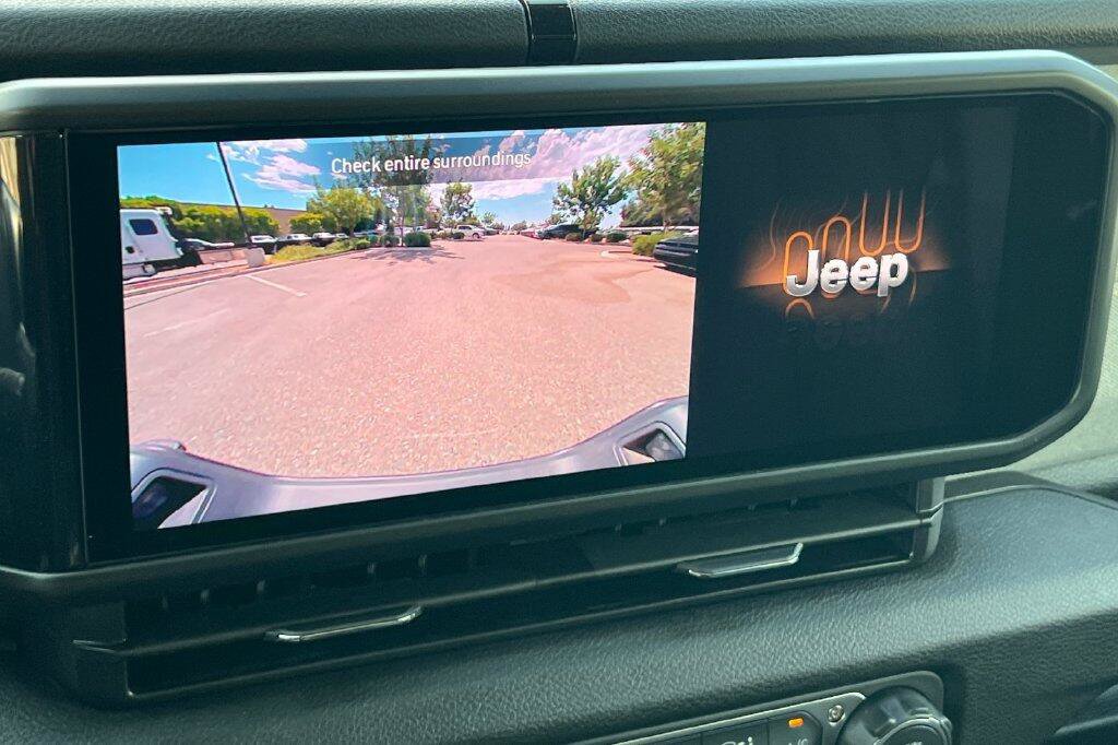 New 2026 Jeep Gladiator Sport AWD/4WD image 18