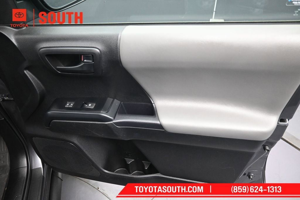 Used 2023 Toyota Tacoma SR AWD/4WD image 29