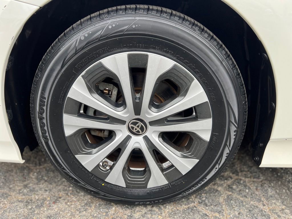 Used 2020 Toyota Prius Prime XLE FWD image 9