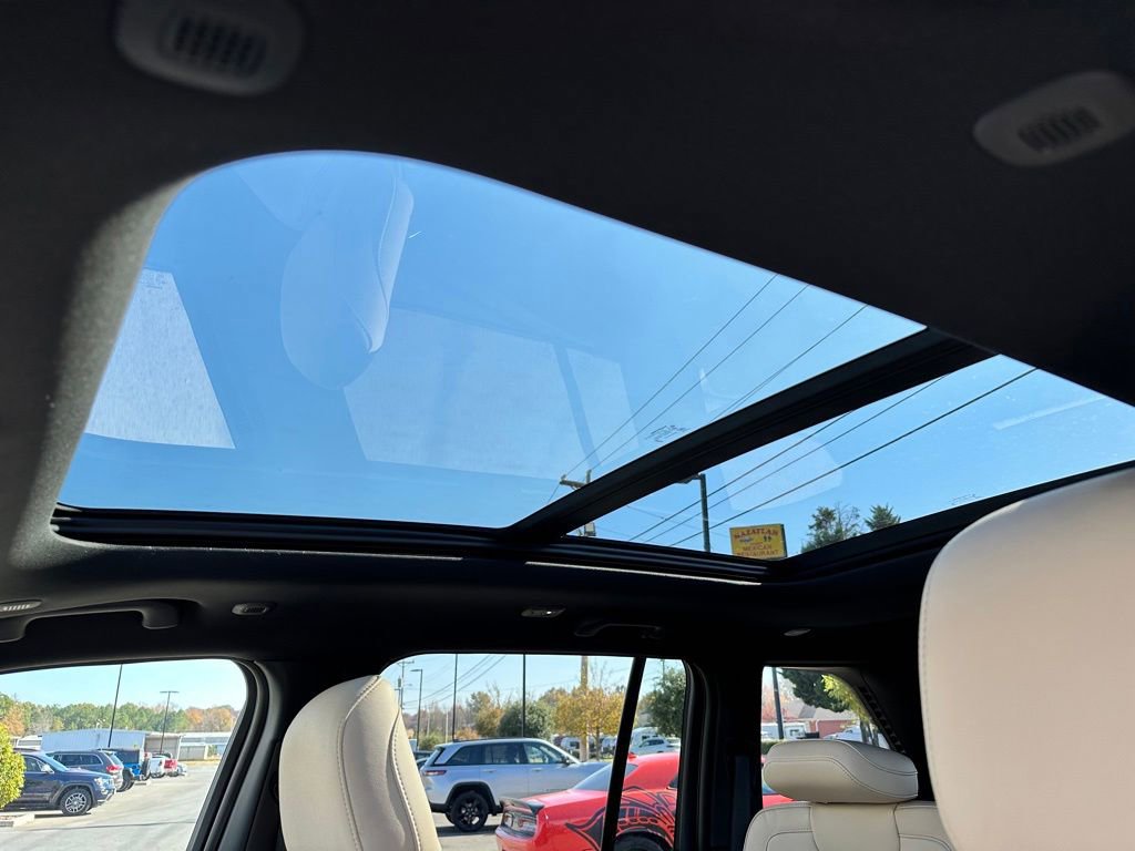 Used 2024 Jeep Grand Cherokee Limited 4xe w/ MOPAR Finishing Package AWD/4WD image 18