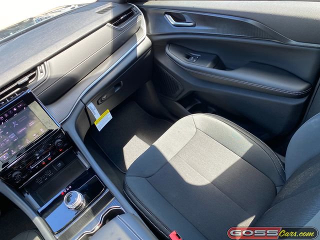 New 2026 Jeep Grand Cherokee Laredo X AWD/4WD image 15