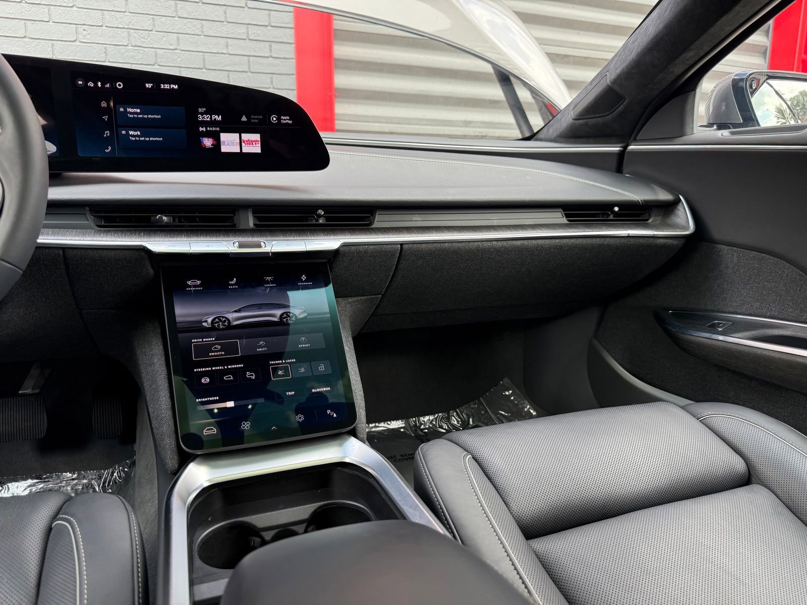 Used 2023 Lucid Air Touring AWD/4WD image 27