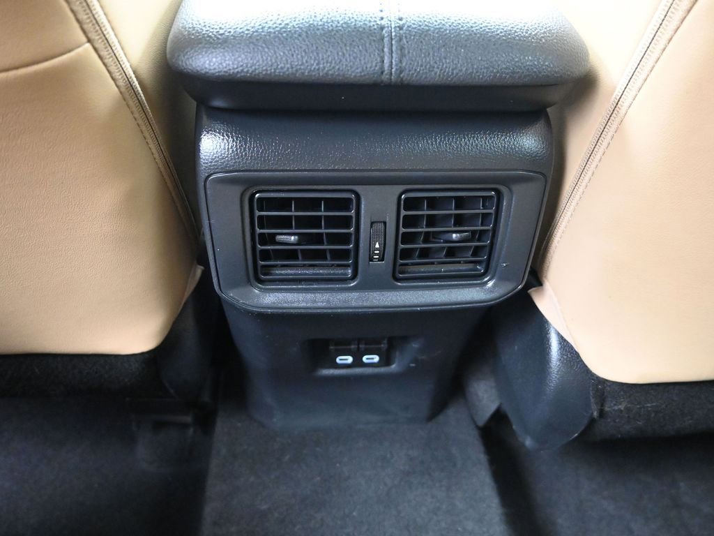 Used 2023 Toyota RAV4 Limited image 30