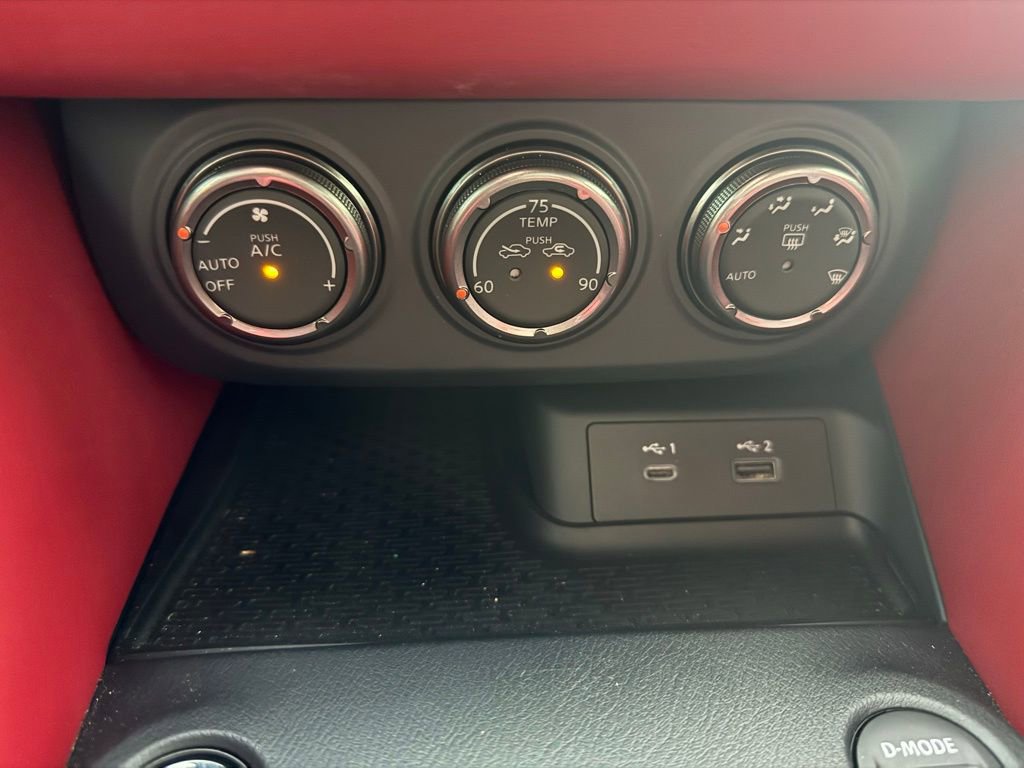 Used 2024 Nissan Z Performance w/ Floor Mat Package image 19