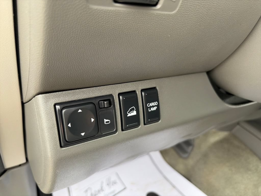 Used 2016 Nissan Frontier SL w/ Moonroof Package AWD/4WD image 18