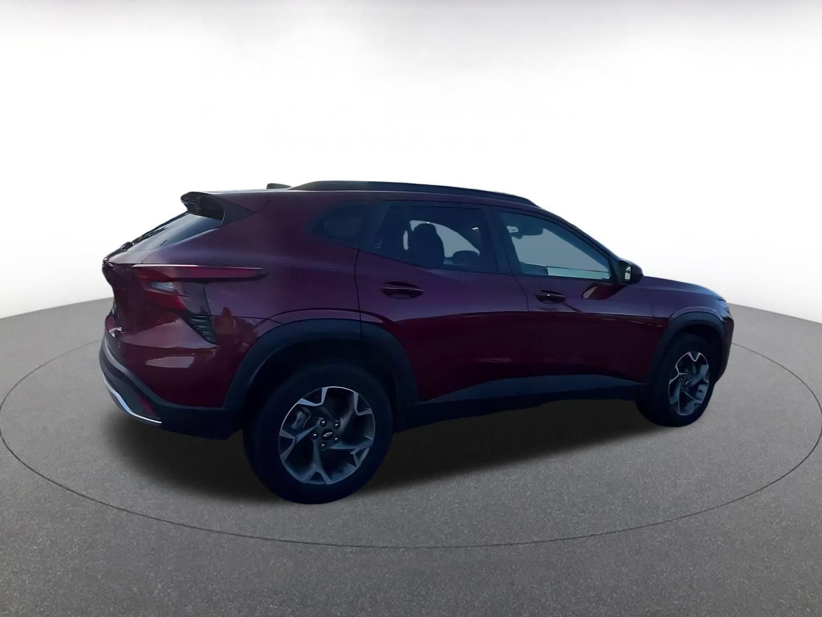 Used 2025 Chevrolet Trax LT w/ LT Convenience Package FWD image 14