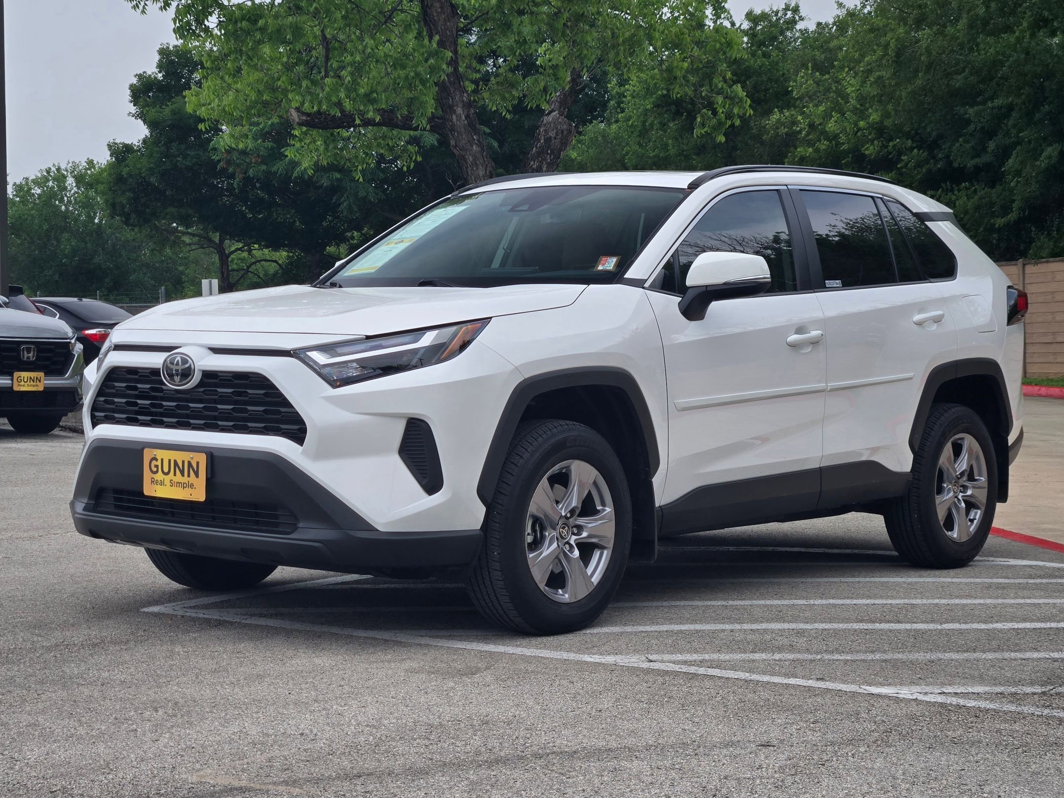 Used 2025 Toyota RAV4 XLE w/ Convenience Package FWD image 7