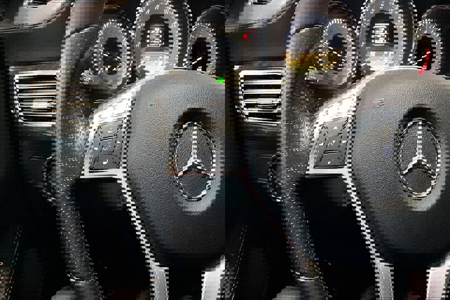 Used 2012 Mercedes-Benz CLS 550 image 22