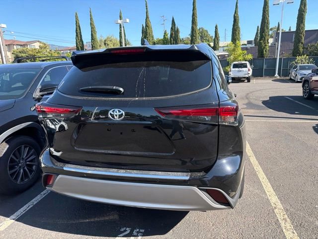 Used 2024 Toyota Highlander Platinum AWD/4WD image 14