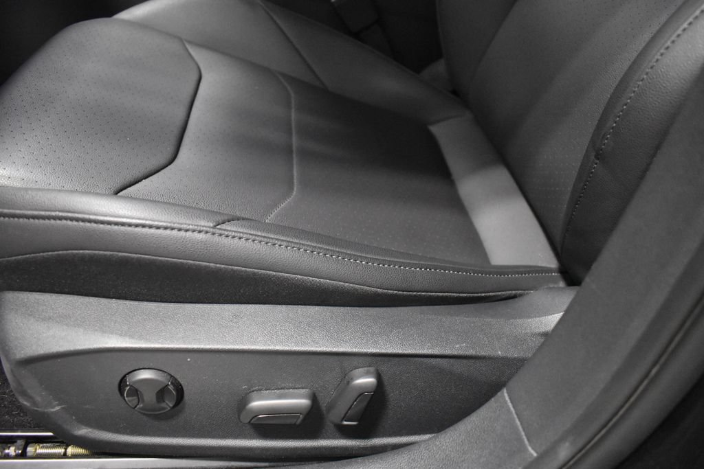 Used 2019 Volkswagen Arteon SE FWD image 17