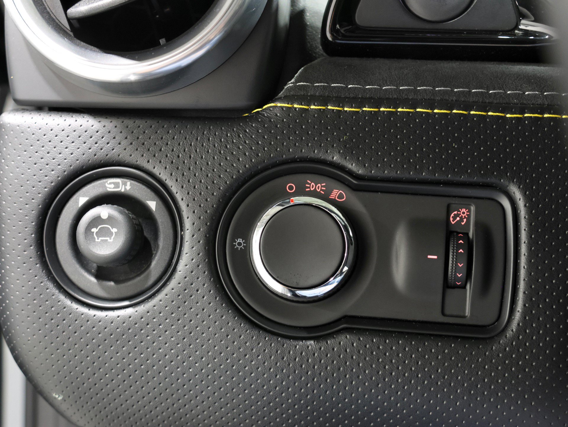 Used 2020 Lotus Evora RWD image 25