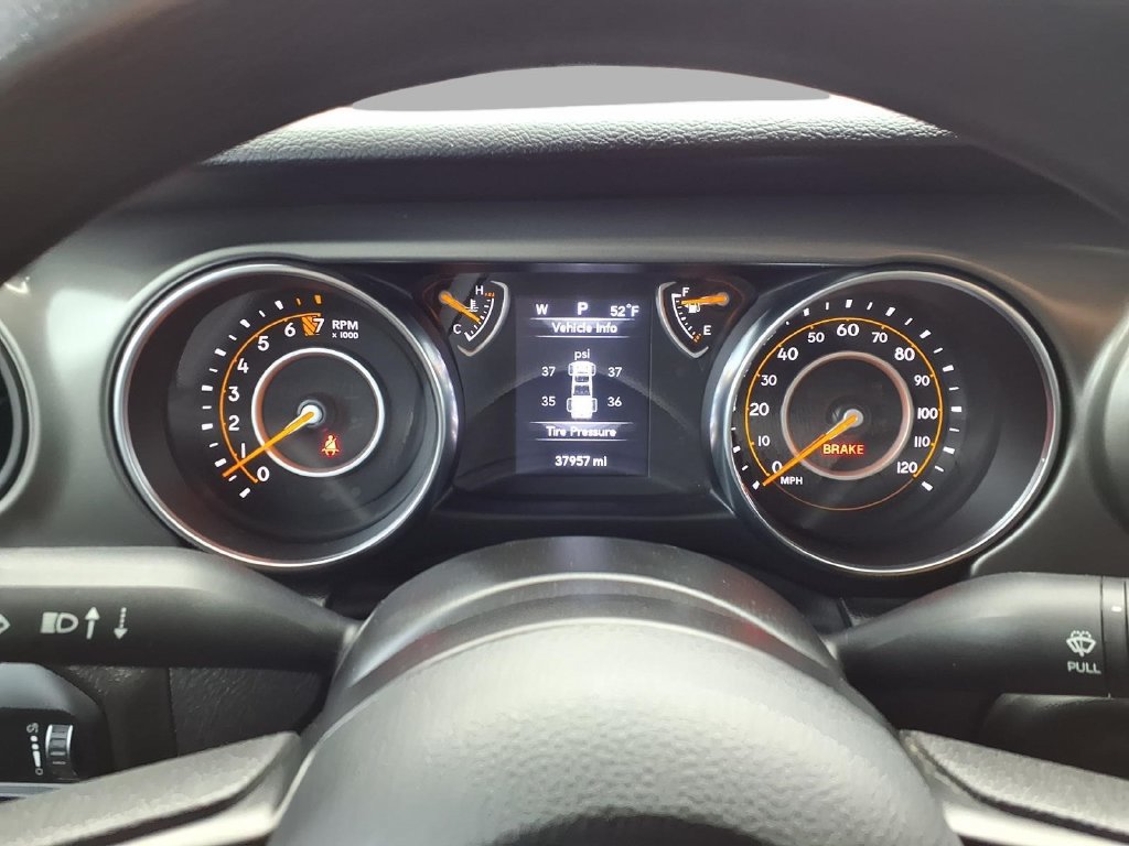 Used 2023 Jeep Gladiator Sport AWD/4WD image 16