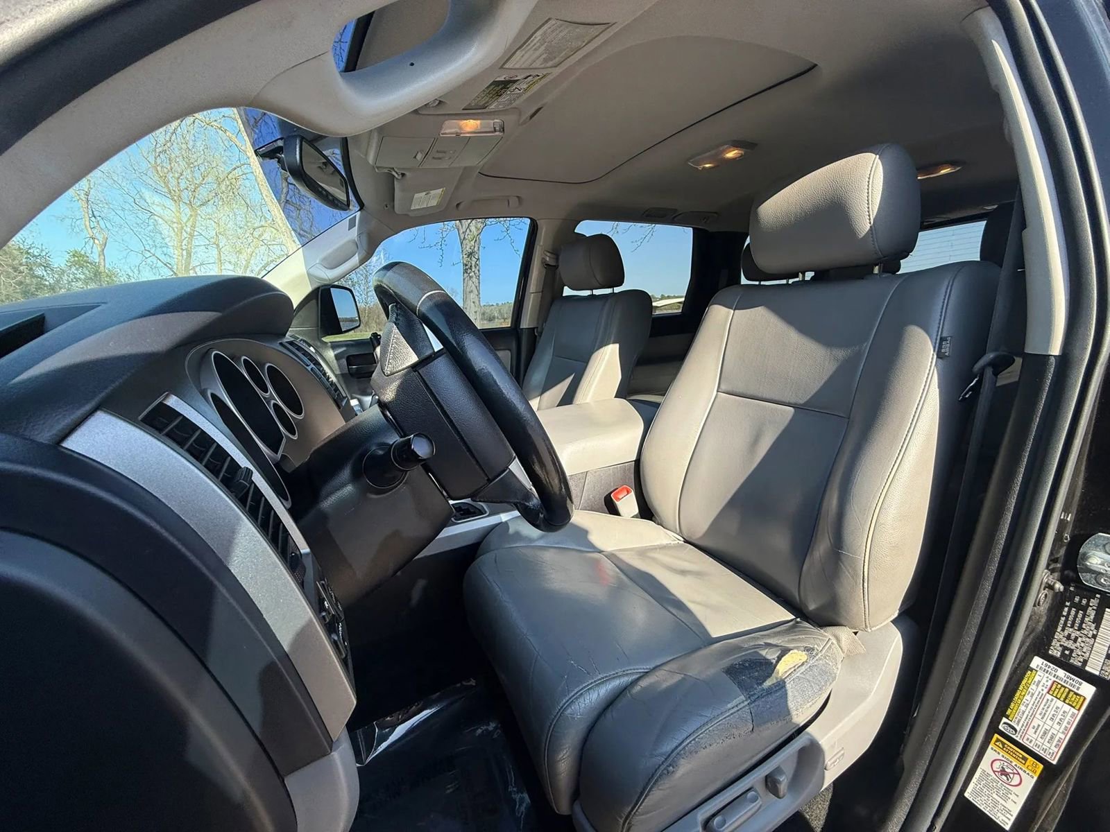 Used 2015 Toyota Sequoia SR5 w/ Premium Package AWD/4WD image 13